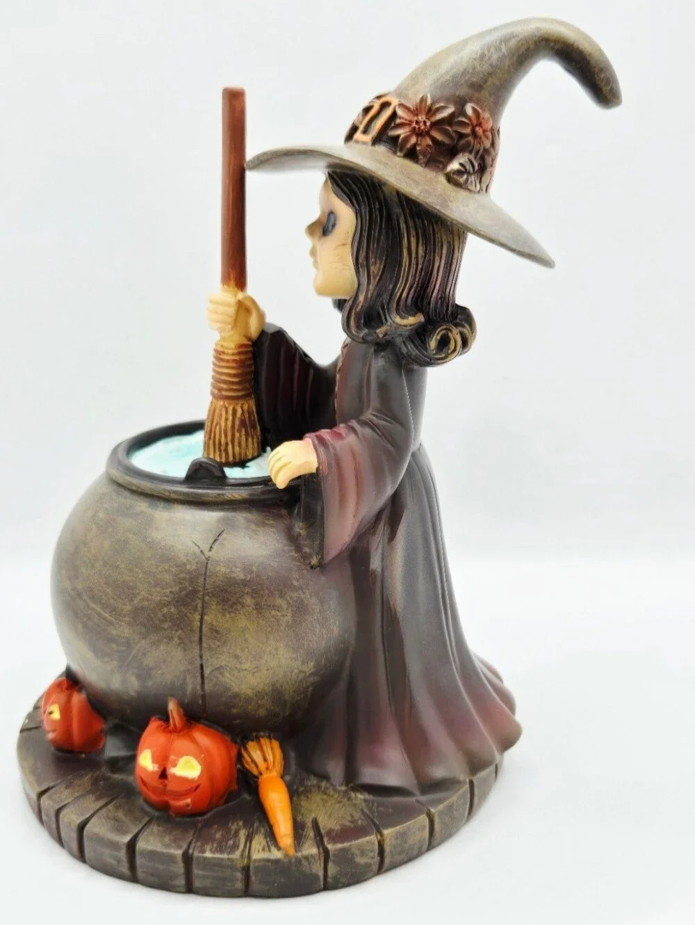 Halloween Witch Figurine Resin Cauldron Tabletop Decor Jack-O'-Lanterns 5.5